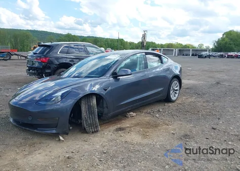 2022 Tesla Model 3 Long Range Dual Motor All-Wheel Drive z USA, uszkodzony, nr VIN 5YJ3E1EB2NF119675